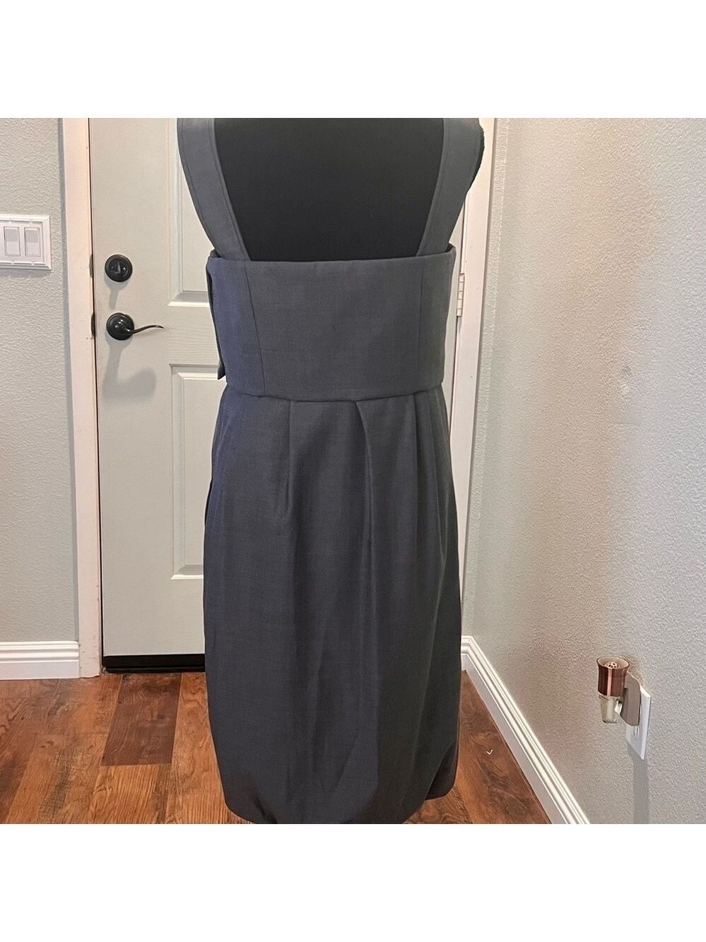 Max MARA gray bubble hem dress. Made in Italy. Size 10 - Picture 2 of 13
